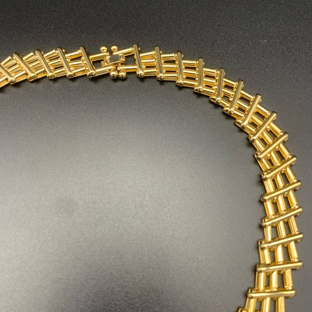 Vintage Gold Tone Gate Link Necklace - Picture 11 of 13